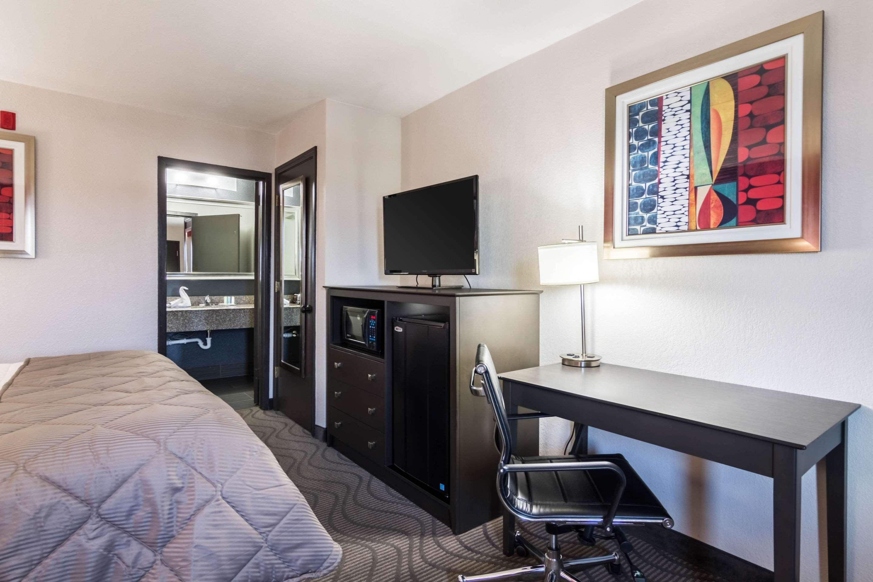 Clarion Inn & Suites Russellville I-40 Dış mekan fotoğraf
