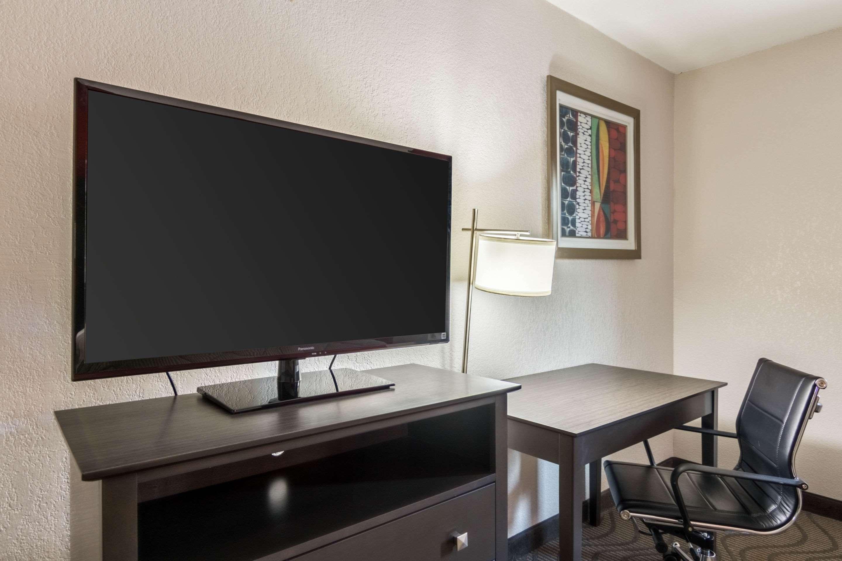 Clarion Inn & Suites Russellville I-40 Dış mekan fotoğraf