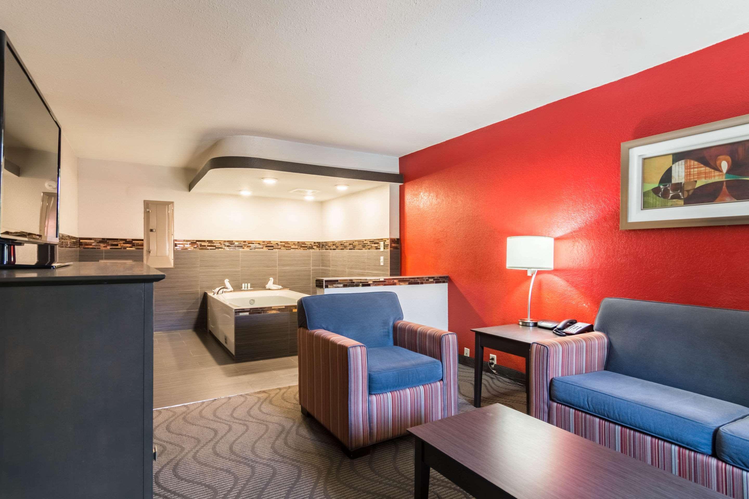Clarion Inn & Suites Russellville I-40 Dış mekan fotoğraf