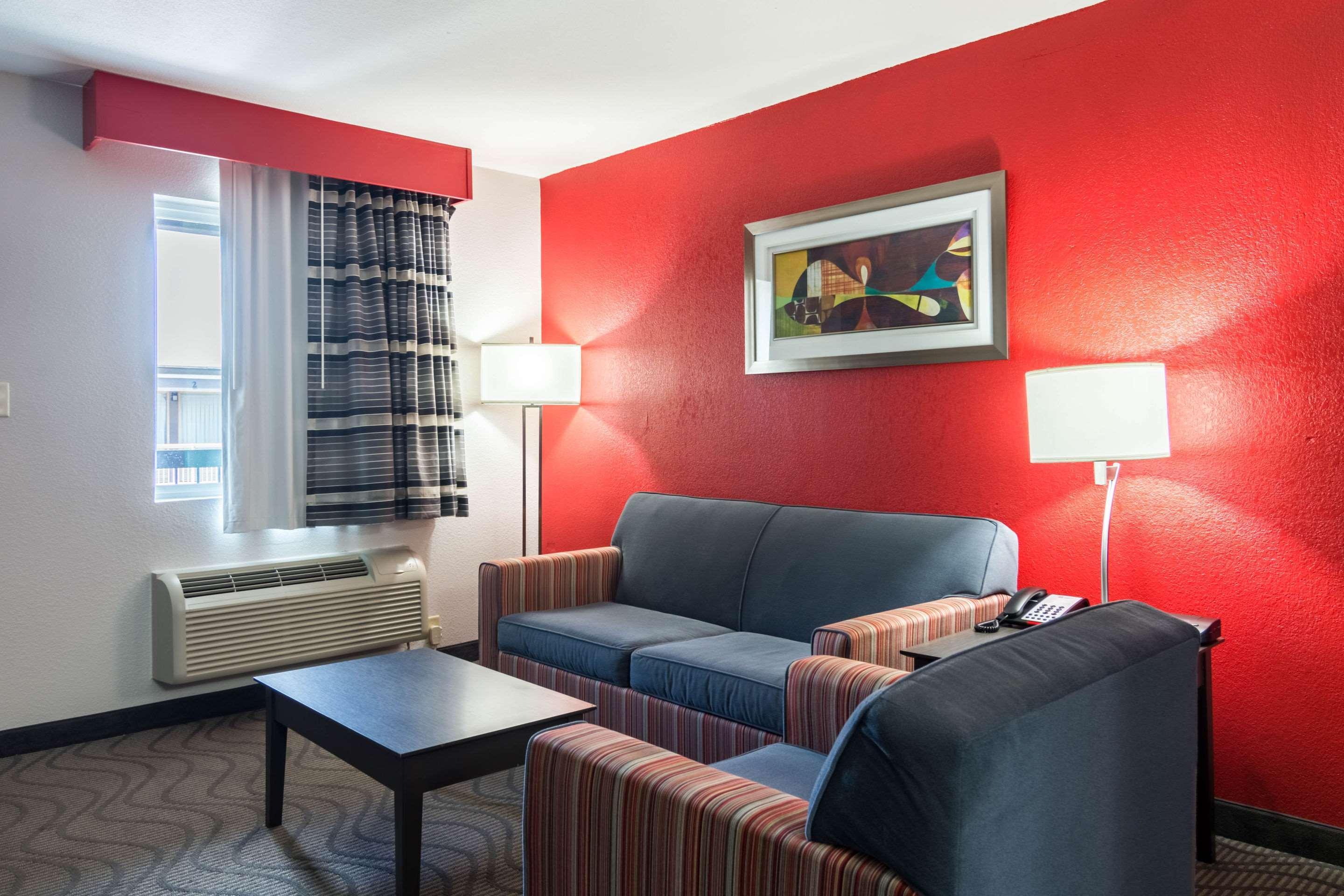 Clarion Inn & Suites Russellville I-40 Dış mekan fotoğraf