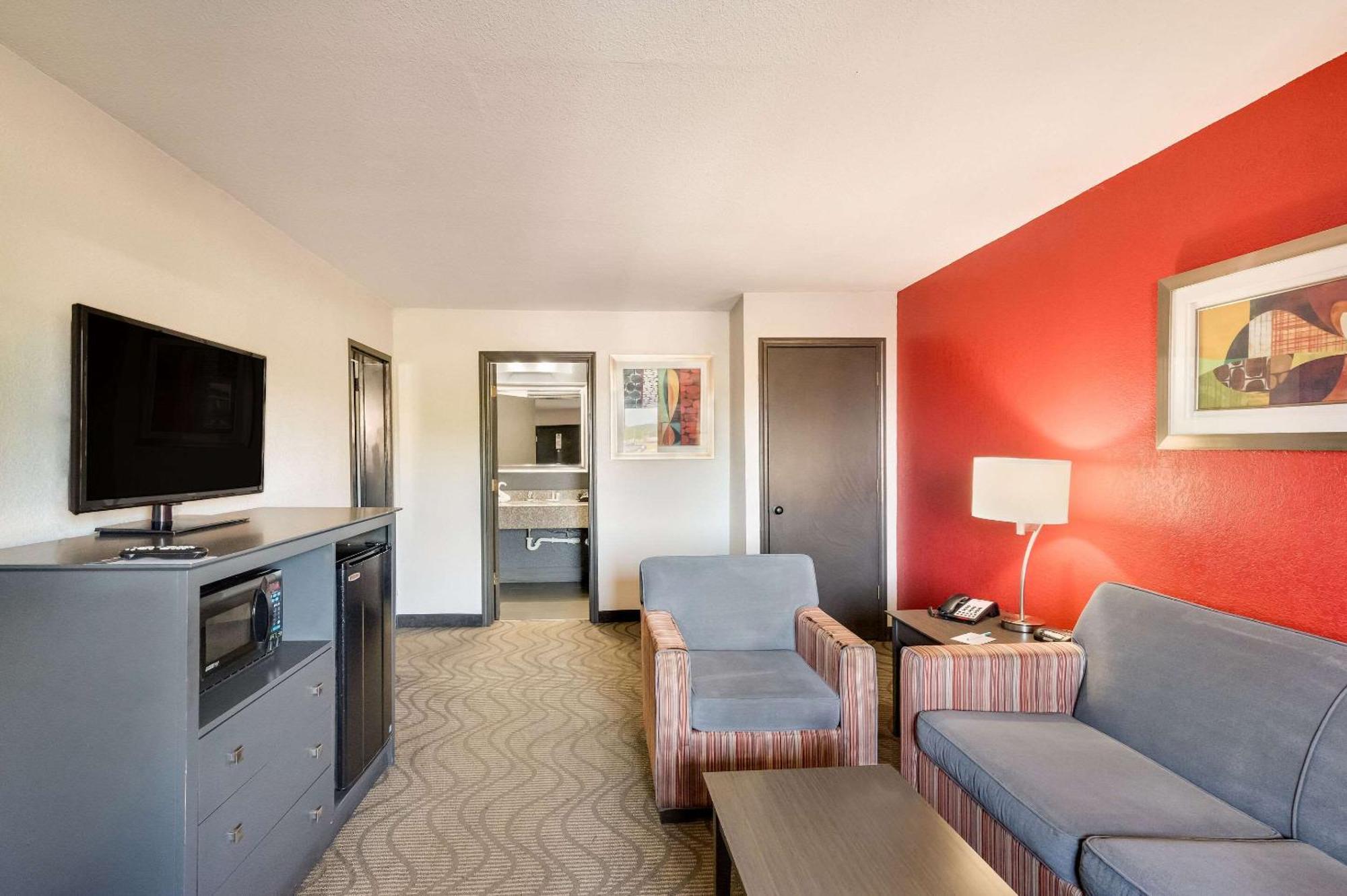 Clarion Inn & Suites Russellville I-40 Dış mekan fotoğraf