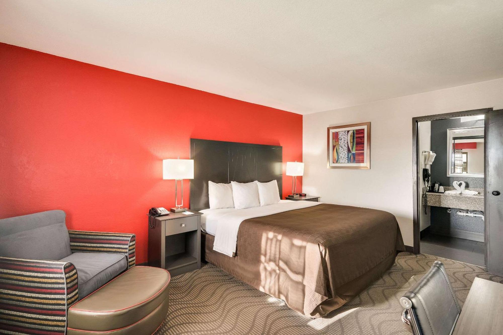 Clarion Inn & Suites Russellville I-40 Dış mekan fotoğraf