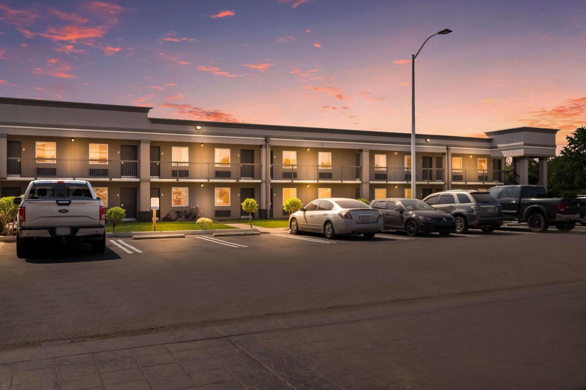Clarion Inn & Suites Russellville I-40 Dış mekan fotoğraf